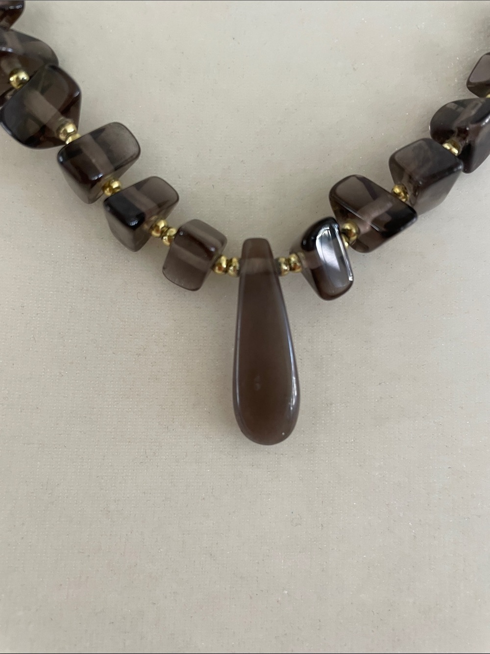 VINTAGE SMOKY GREY GLASS BEADED NECKLACE Drop Pendant Boho Goldtone - Picture 3 of 5